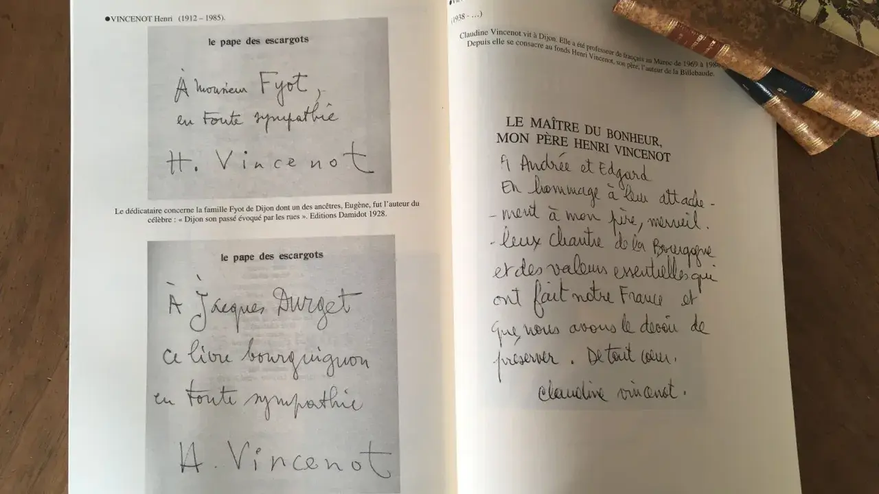 Deux pages d'un livre présentent des dédicaces manuscrites. L'une est pour "Fyot", l'autre pour "Jacques Durget". La page de droite contient une longue dédicace de Claudine Vincenot à son père.