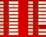 Plaque de sonnette rouge avec des noms de famille, comme "Fam. van DIJK" ou "L.C. v. KUYEREN". Une idée de nom de famille français pourrait être "Leclair".