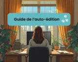 Une femme prépare son projet pour publier un livre, assise à son bureau avec vue sur la ville.