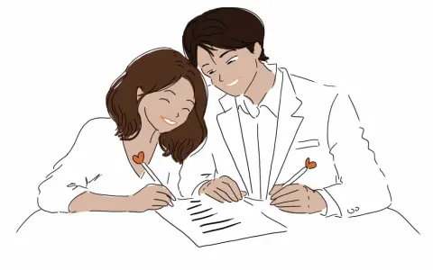Un couple souriant signe un document, leurs stylos ornés de cœurs. Une scène pleine d'humour et de beaux textes pour sceller leur amour.