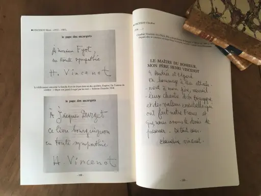 Deux pages d'un livre présentent des dédicaces manuscrites. L'une est pour "Fyot", l'autre pour "Jacques Durget". La page de droite contient une longue dédicace de Claudine Vincenot à son père.
