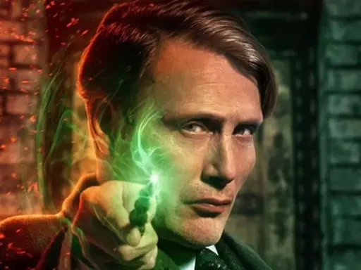 Gellert Grindelwald, le méchant Harry Potter, lance un sort vert lumineux.