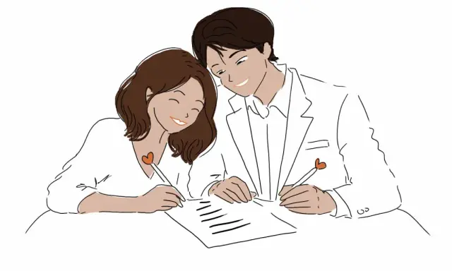 Un couple souriant signe un document, leurs stylos ornés de cœurs. Une scène pleine d'humour et de beaux textes pour sceller leur amour.